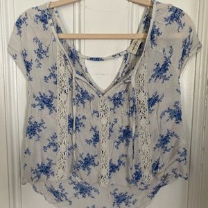 ABERCROMBIE AND FITCH lace crop top NWOT